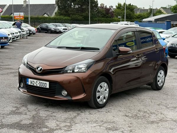 Toyota Vitz Hatchback, Petrol, 2014, Brown