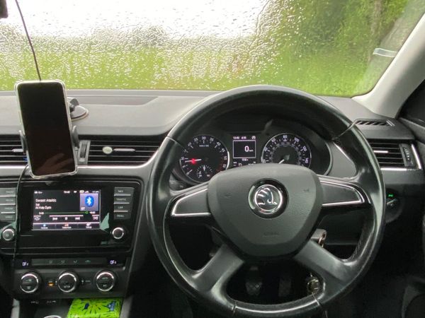 Skoda Octavia Estate, Diesel, 2015, White