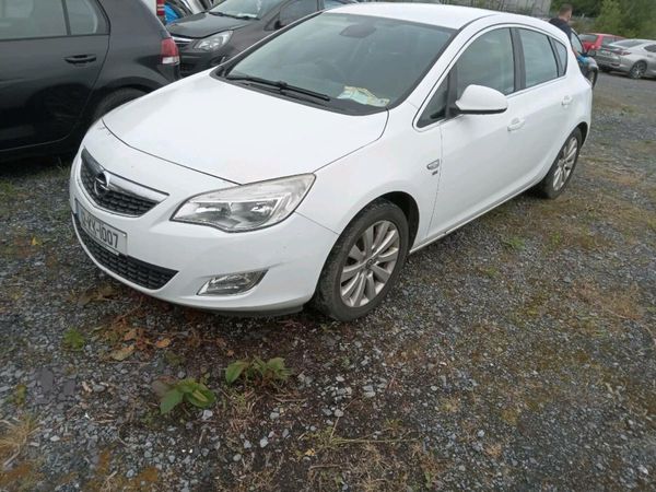 Opel Astra MPV, Petrol, 2014, Brown