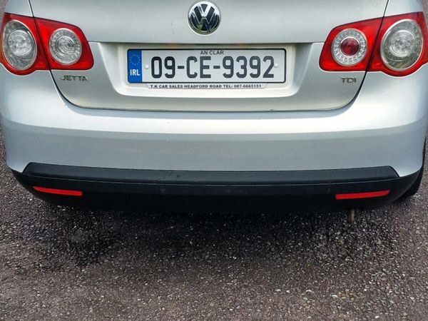 Volkswagen Jetta Saloon, Diesel, 2009, Silver