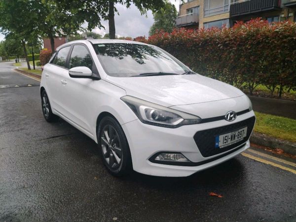 Hyundai i20 Hatchback, Diesel, 2015, White