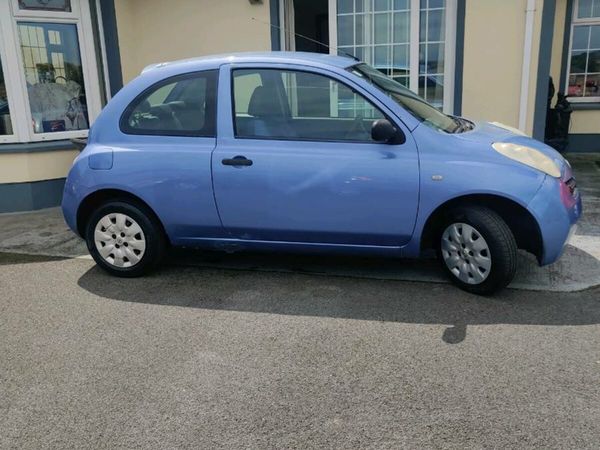 Nissan Micra Hatchback, Petrol, 2004, Blue