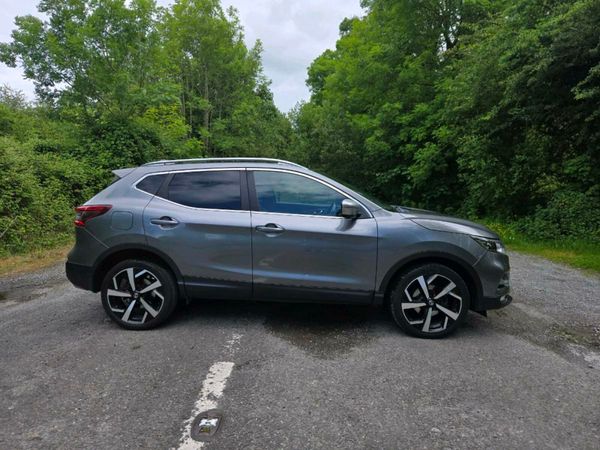Nissan Qashqai Hatchback, Diesel, 2018, Grey