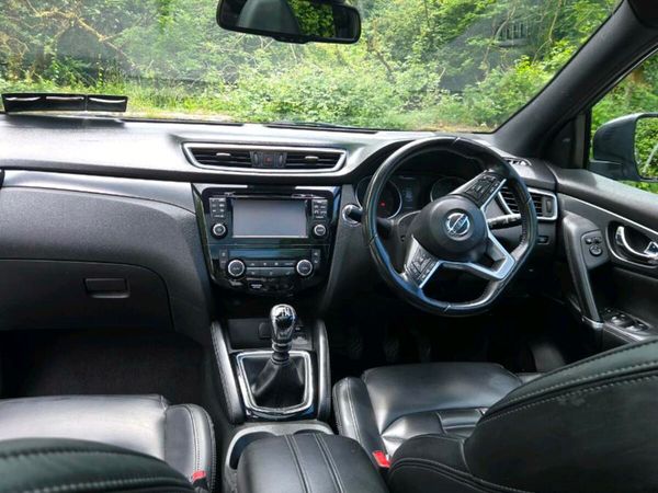 Nissan Qashqai Hatchback, Diesel, 2018, Grey