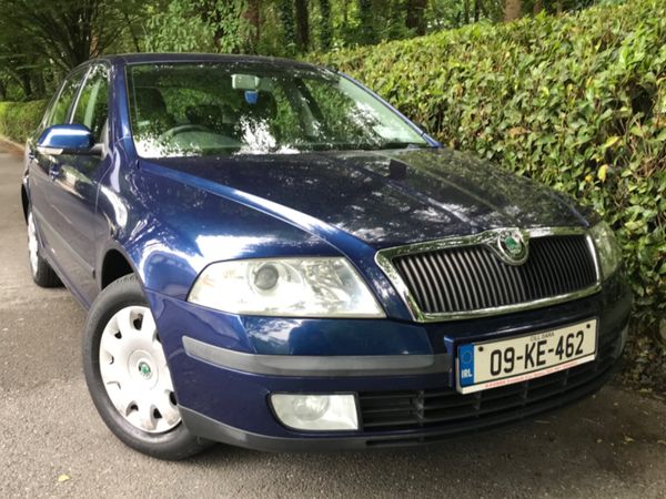 Skoda Octavia Hatchback, Petrol, 2009, Blue