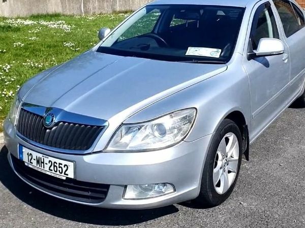 Skoda Octavia Saloon, Diesel, 2012, Silver