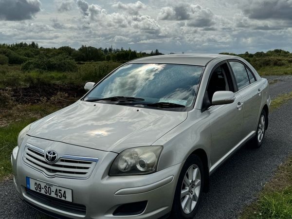 Toyota Avensis Hatchback, Diesel, 2009, Silver