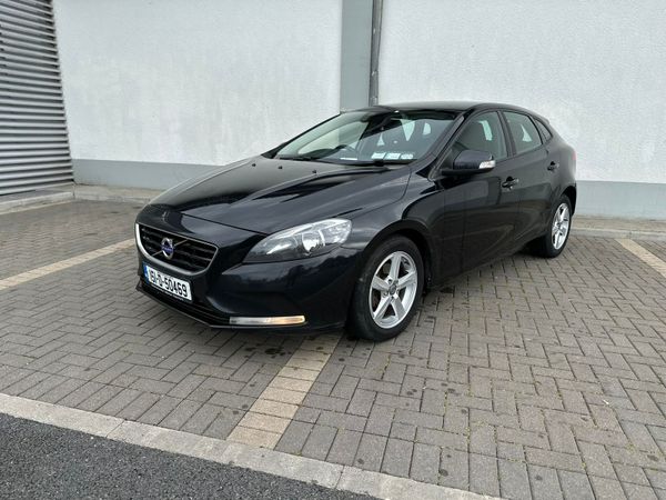 Volvo V40 Hatchback, Diesel, 2015, Black