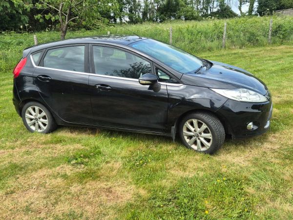 Ford Fiesta Hatchback, Diesel, 2010, Black