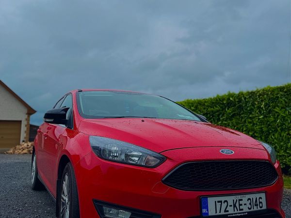 Ford Focus Hatchback, Petrol, 2017, Red