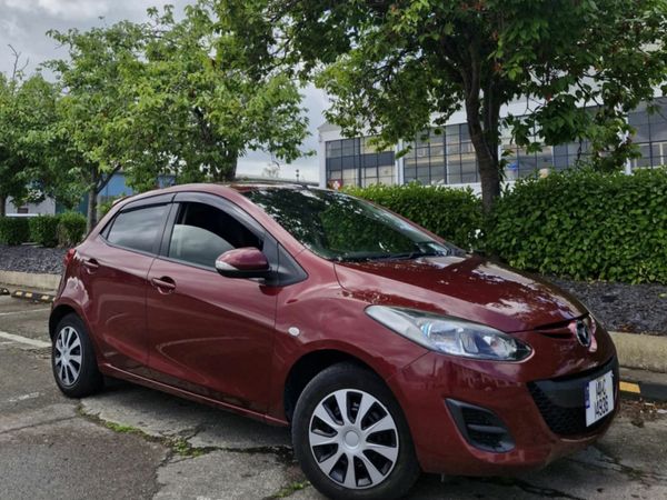 Mazda Demio MPV, Petrol, 2014, Red