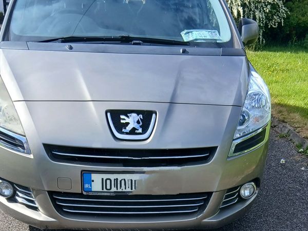 Peugeot 5008 MPV, Diesel, 2010, Grey