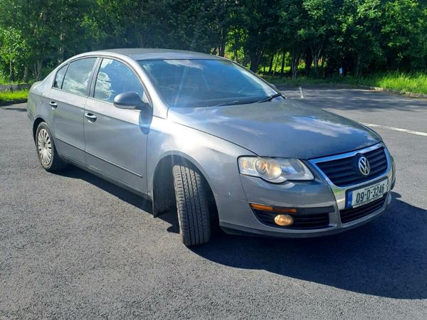 Volkswagen Passat Saloon, Diesel, 2009, Grey