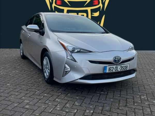 Toyota Prius Hatchback, Petrol Hybrid, 2016, Beige