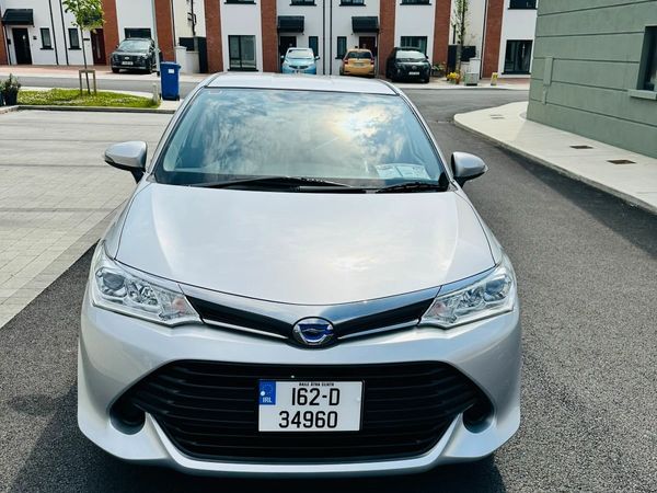 Toyota Corolla Estate, Petrol Hybrid, 2016, Silver