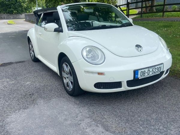 Volkswagen Beetle Convertible, Petrol, 2008, White