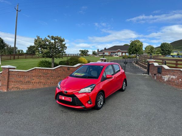 Toyota Yaris Hatchback, Petrol, 2017, Red