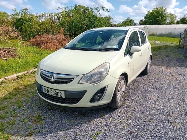 Vauxhall Corsa Hatchback, Diesel, 2011, Green