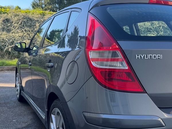 Hyundai i30 Hatchback, Diesel, 2010, Grey