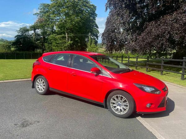 Ford Focus Hatchback, Diesel, 2014, Red