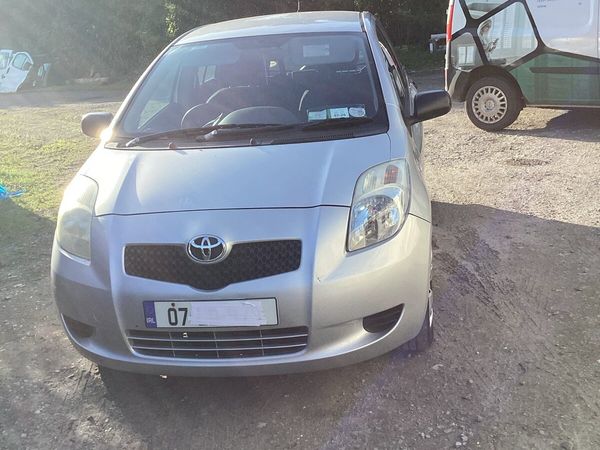 Toyota Yaris Hatchback, Petrol, 2007, Silver