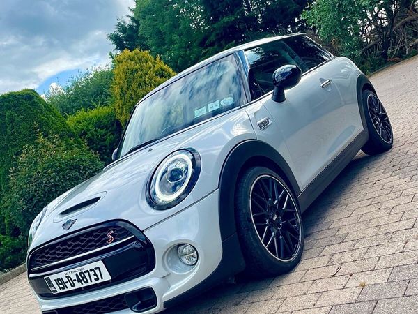 Mini Cooper Hatchback, Petrol, 2019, Silver