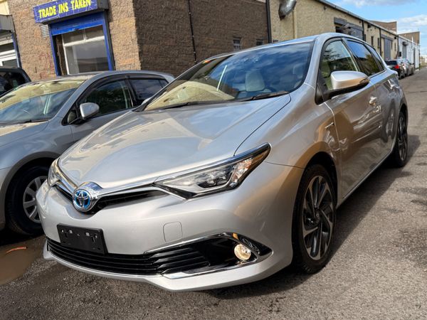 Toyota Auris Hatchback, Petrol Hybrid, 2016, Silver
