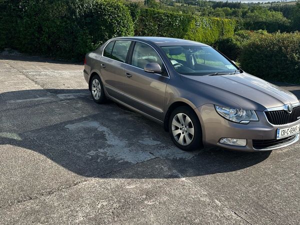Skoda Superb Saloon, Diesel, 2013, Purple