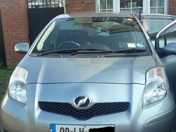 Toyota Vitz Hatchback, Petrol, 2009, Grey