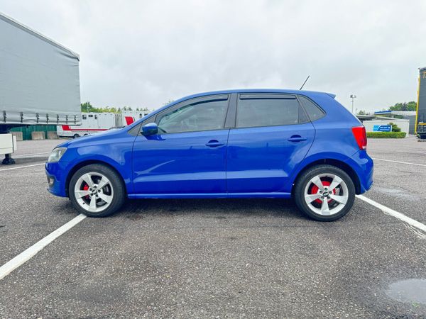 Volkswagen Polo Hatchback, Petrol, 2011, Blue