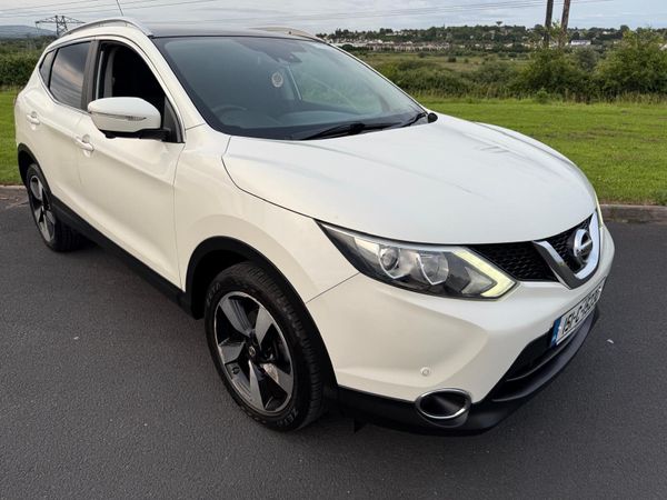 Nissan Qashqai Hatchback, Diesel, 2015, White