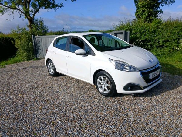 Peugeot 208 Hatchback, Diesel, 2019, White