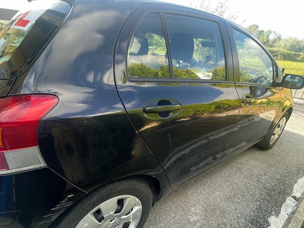 Toyota Yaris Hatchback, Petrol, 2009, Black