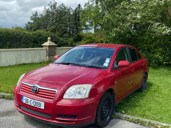 Toyota Avensis Saloon, Petrol, 2006, Red