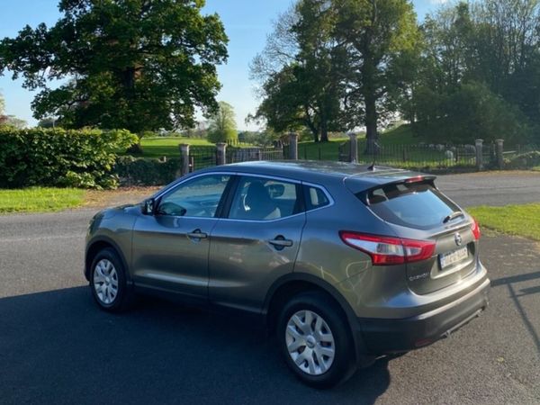 Nissan Qashqai SUV, Diesel, 2017, Grey