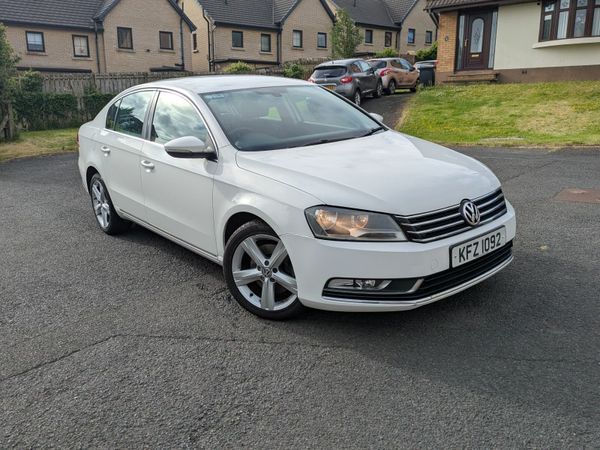 Volkswagen Passat Saloon, Diesel, 2012, White