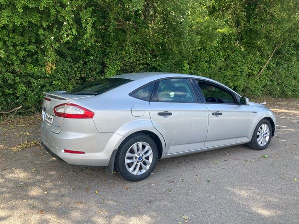 Ford Mondeo Hatchback, Diesel, 2013, Silver