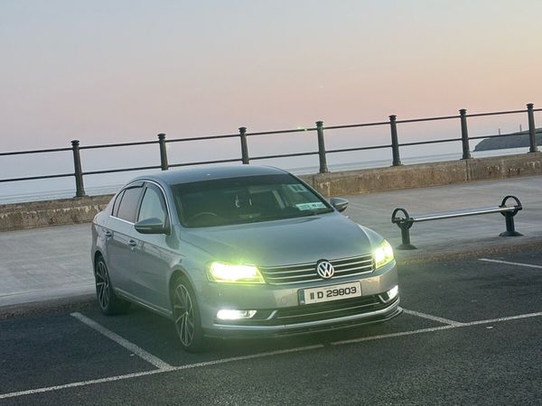 Volkswagen Passat Saloon, Diesel, 2011, Grey