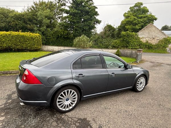 Ford Mondeo Hatchback, Petrol, 2005, Grey