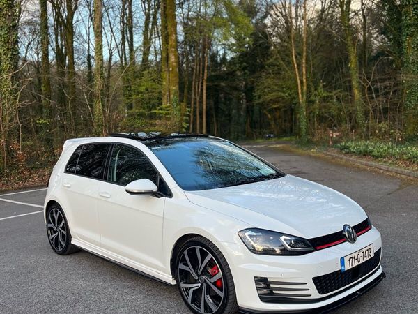 Volkswagen Golf Hatchback, Diesel, 2017, White