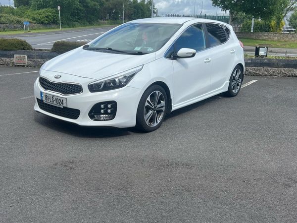 Kia Ceed Hatchback, Petrol, 2018, White