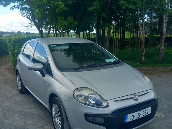 Fiat Punto Hatchback, Petrol, 2010, Silver