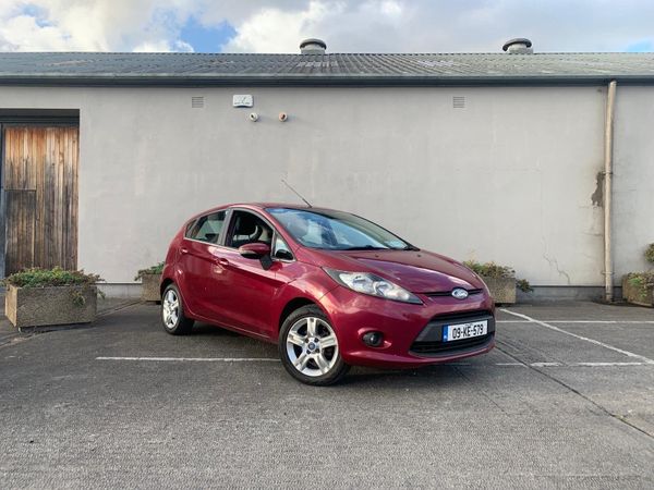 Ford Fiesta Hatchback, Petrol, 2009, Red