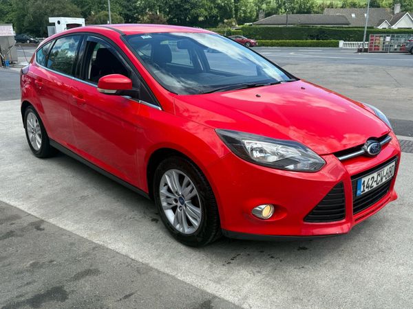 Ford Focus Hatchback, Diesel, 2014, Red
