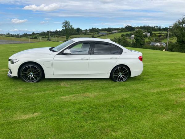 BMW 3-Series Saloon, Petrol Plug-in Hybrid, 2016, White