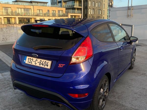 Ford Fiesta Hatchback, Petrol, 2013, Blue