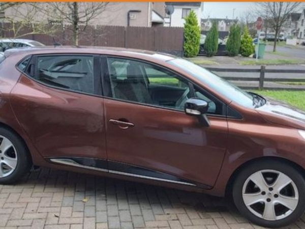 Renault Clio Hatchback, Petrol, 2014, Brown