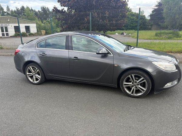 Vauxhall Insignia Hatchback, Diesel, 2012, Grey