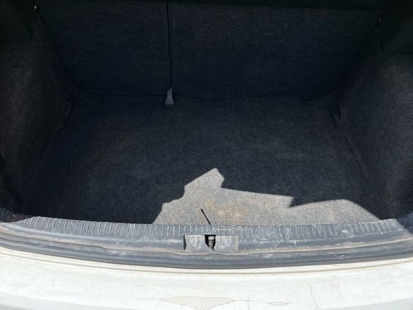 Volkswagen Golf Hatchback, Diesel, 2011, White