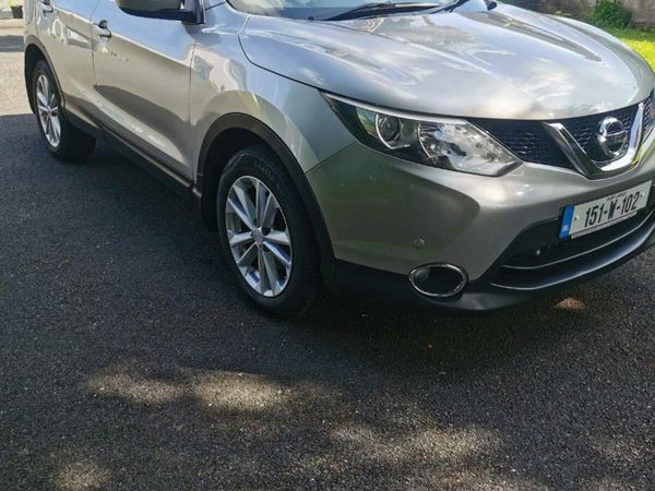 Nissan Qashqai Hatchback, Diesel, 2015, Silver
